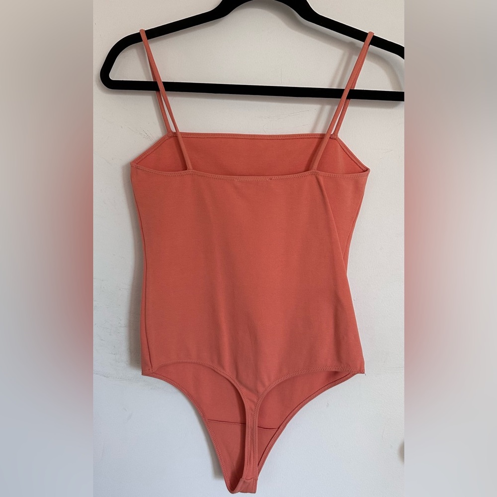 Aritzia Wilfred Free Divinity Bodysuit in Coral - Picture 2 of 3
